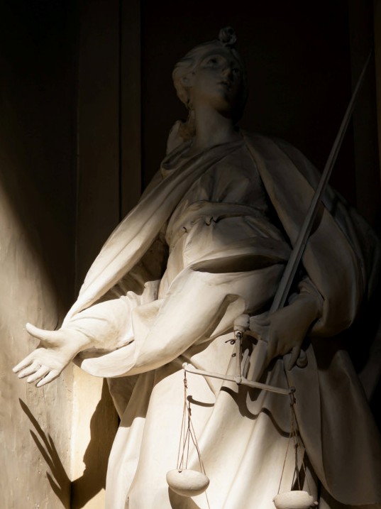 Ceza hukuku görseli